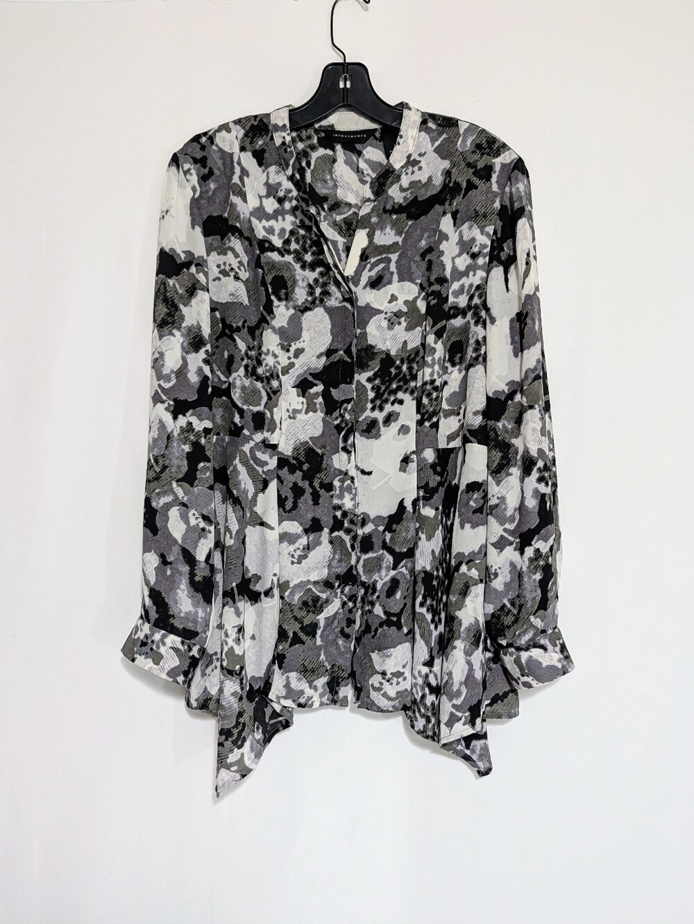 Investments Floral Blouse Women's Medium Gray Black Sheer Asymmetrical Tunic Top